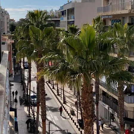 Daire Spacious And Stylish One-bedroom On Place De Gaulle